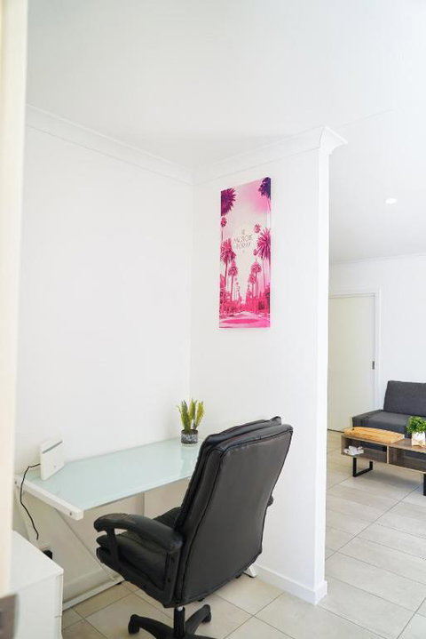 Modern Style Unit 2 Deer Park - Tourism TAS 3