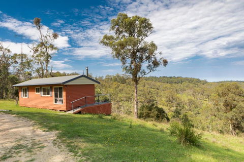 Moffat Falls Cottage Overlooking Waterfalls And Mountains - Tourism TAS 0