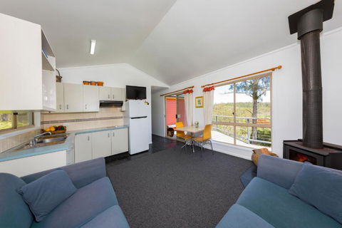 Moffat Falls Cottage Overlooking Waterfalls And Mountains - Tourism TAS 2