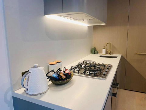 Moody Moon Apartment @ Sky Garden - Glen Waverley - Hobart Tourism 3