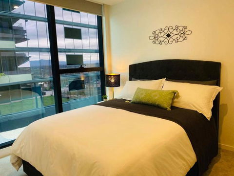 Moody Moon Apartment @ Sky Garden - Glen Waverley - Hobart Tourism 1