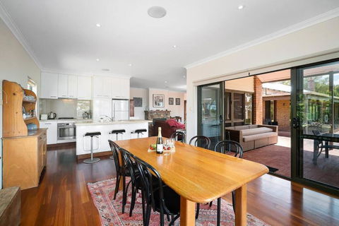 Moondyne Estate Exclusive & Pet Friendly Hilltop Retreat - Hobart Tourism 3