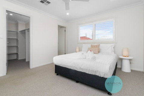 Modern Townhouse In The Heart Of Adamstown - Tourism TAS 1