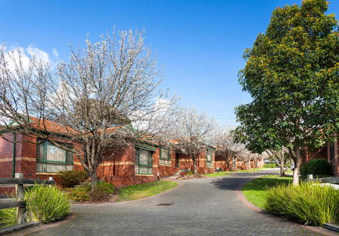 Mount Waverley Townhouses - Hobart Tourism 0