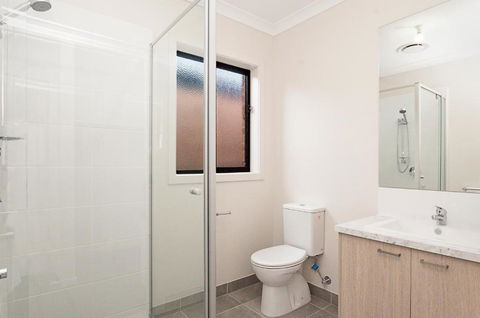 Morview Holiday Homes-Giraffe - Tourism TAS 3
