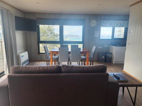 Mount Rumney Escapes - 5 Seaview Kangaroo House - Tourism TAS 2