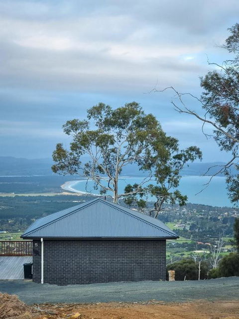 Mount Rumney Escapes - 5 Seaview Kangaroo House - Tourism TAS 0
