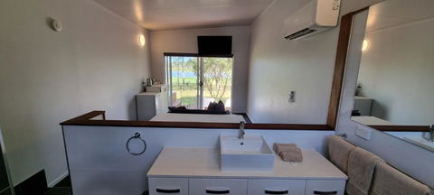 Narangba Motel (formerly Brisbane North B&B And Winery) - Tourism TAS 3