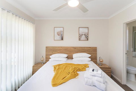 Morview Holiday Homes-Implala - Tourism TAS 1