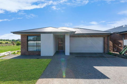 Morview Holiday Homes-Elephant - Tourism TAS 1