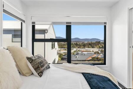 Mountain View Villa-close To Shops-10min To CBD - Tourism TAS 2