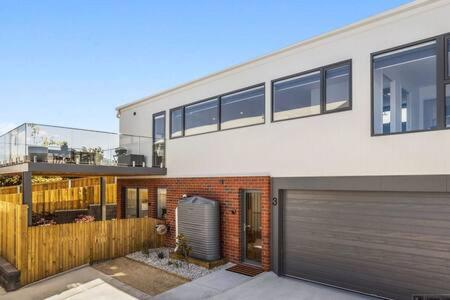 Mountain View Villa-close To Shops-10min To CBD - Tourism TAS 3