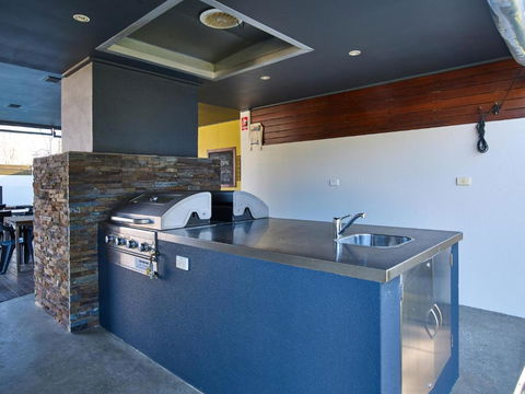 Myrtleford Motel On Alpine - Hobart Tourism 3