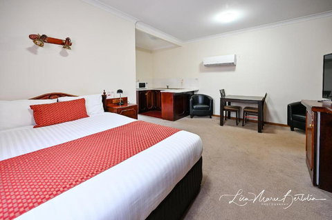 Narrandera Club Motor Inn - Tourism TAS 3