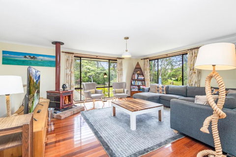 Narrow Neck Retreat - Tourism TAS 1