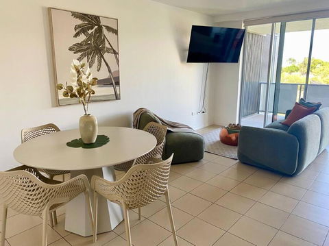 Nature Meets City On Mint - Tourism TAS 1