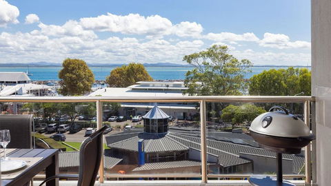 Nelson Bay CBD Apartment No 41 Nelson Towers - Tourism TAS 1