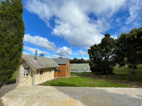 NEST- Luxury Vineyard Accommodation - Hobart Tourism 3