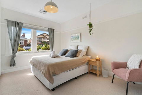 New Town Bungalow - A Leafy Family Haven - Hobart Tourism 3