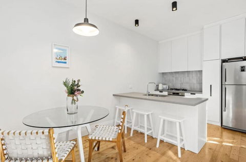 NEWLY RENOVATED LARGE 3.5 BDRM HOUSE! BEST OF MELB - Tourism TAS 2