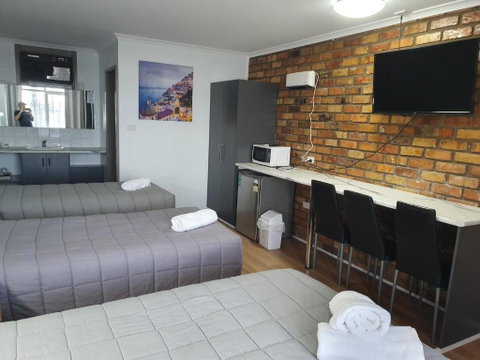 Morwell Parkside Motel - Tourism TAS 2