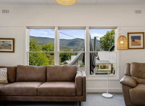 Mount Beauty 3BR Home - Hobart Tourism 3