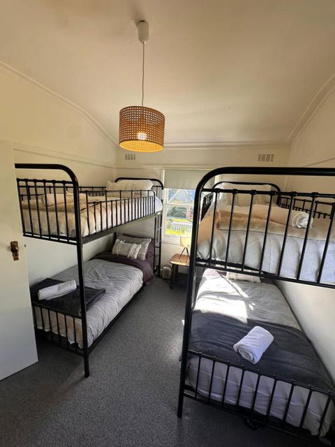 Mount Beauty 3BR Home - Hobart Tourism 1