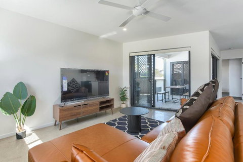 Newly Spacious Top Floor Good View Apartment - Hobart Tourism 1