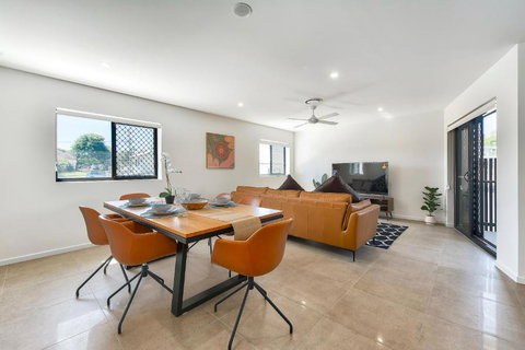 Newly Spacious Top Floor Good View Apartment - Hobart Tourism 3