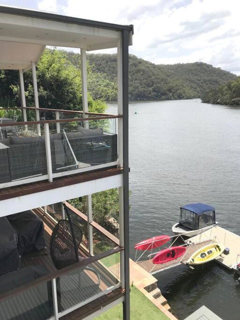 NINE At Berowra Waters, Luxury Waterfront With Hot Tub - Tourism TAS 3