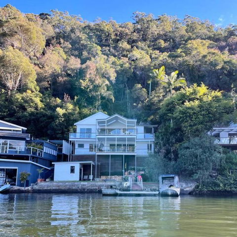 NINE At Berowra Waters, Luxury Waterfront With Hot Tub - Tourism TAS 2
