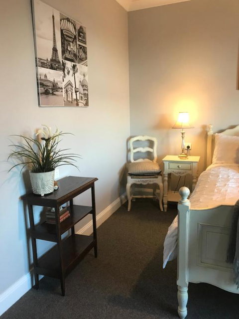 Number 10 -Queen Room With B/fast - Tourism TAS 3