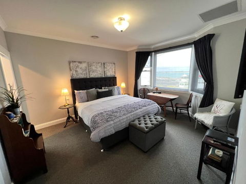 Number 10 -King Bed With Breakfast - Tourism TAS 0