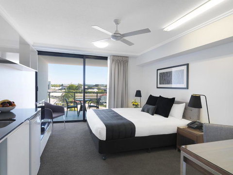 Oaks Mackay Carlyle Suites - Tourism TAS 1