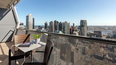 Oaks Melbourne On William Suites - Hobart Tourism 3