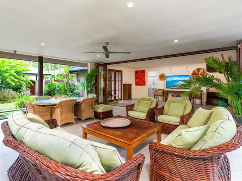 Oasis Beachfront Mirage - Hobart Tourism 1