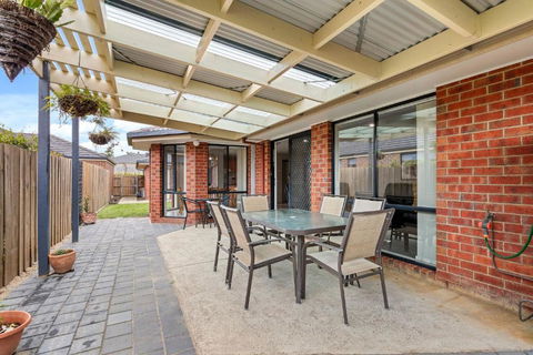 Oasis Springs - Hobart Tourism 1