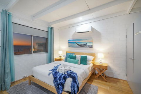 OCEA84 - Quinns Beach Shack: Ocean Views - Hobart Tourism 2
