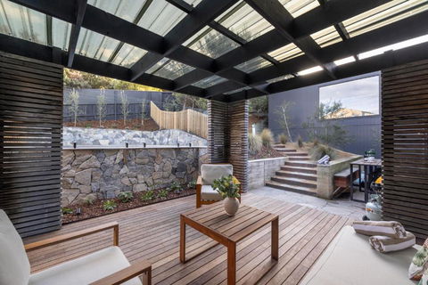 Ocean Beach Retreat - Hobart Tourism 3