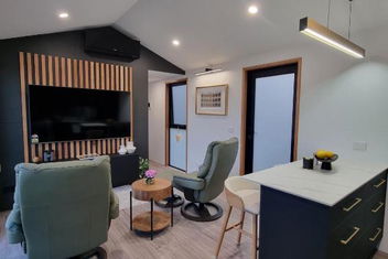 Ocean Breeze Homestays 2 with Tourism TAS
