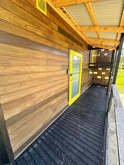 Ocean Breeze Tiny House - Ocean And Lake View - Hobart Tourism 3