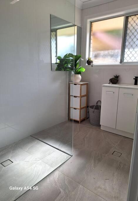 Ocean Shores 4 Bedroom House - Hobart Tourism 2