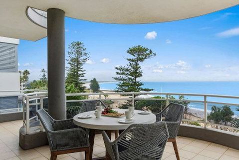 Ocean Vista Escape - A Lofty Beachfront Penthouse - Tourism TAS 1