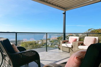 Oceanview Oasis - Close To CBD And Airport with Tourism TAS