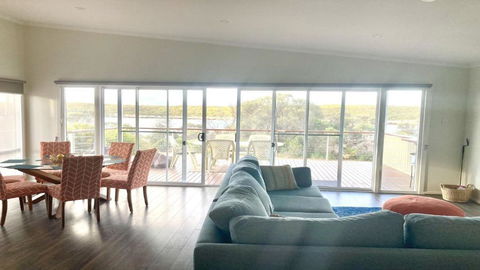 Off The Net - New Listing - Esplanade Property With Views Of The Channel - Tourism TAS 2