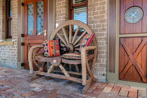 Old Bank Boutique Hotel - Tourism TAS 3