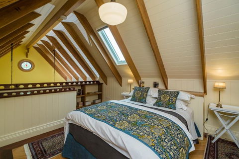 Old Bank Boutique Hotel - Tourism TAS 1