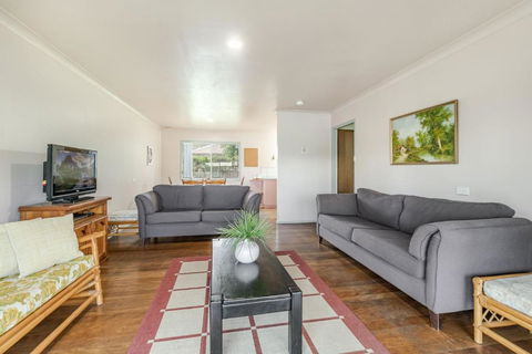 Old Salty - Full Of Charm And Character - Hobart Tourism 2