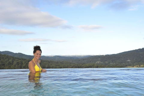 On Eagle Wings Mountain Retreat & Spa - Hobart Tourism 2
