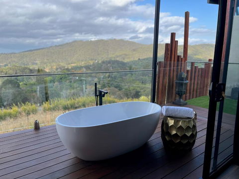 On Eagle Wings Mountain Retreat & Spa - Hobart Tourism 0